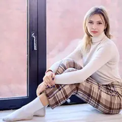 Jaka bluzka do spodni w kratę? Stylowe połączenia na co dzień!