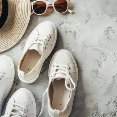 Stylowe buty na białej podeszwie - jak je nosić, by podkreślić swój styl?