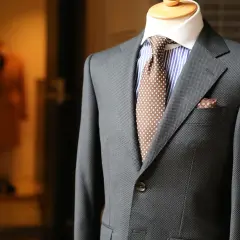 Jak wybrać idealny krawat na sylwestra? Praktyczny poradnik elegancji
