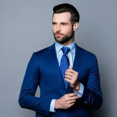 Jaki krawat do granatowego garnituru na wesele? 5 top porad