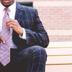 Jak dobrać krawat do koszuli: 8 zasad eleganckiego mężczyzny