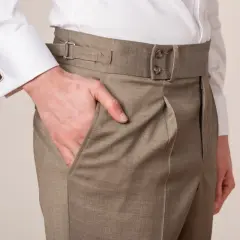 Spodnie męskie z zakładkami - Stylowy detal dla mężczyzn!