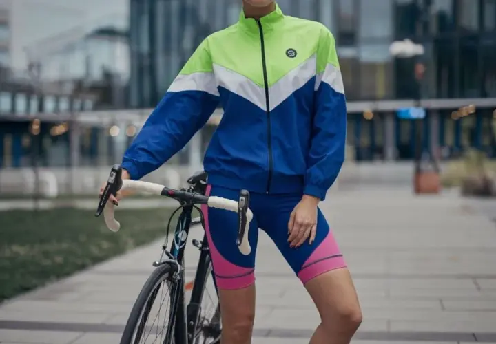 Modne stylizacje z kolarkami: poznaj najlepsze inspiracje i trendy