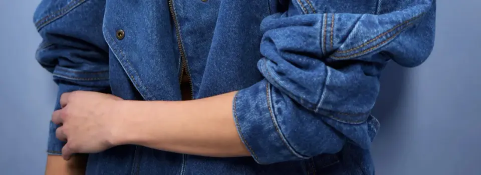 Co to jest denim? Rodzaje, gramatura i zasady pielęgnacji